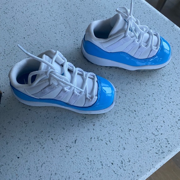 Beautiful Jordan retro 11 Los BT white baby blue kids 7c great condition - Picture 3 of 8